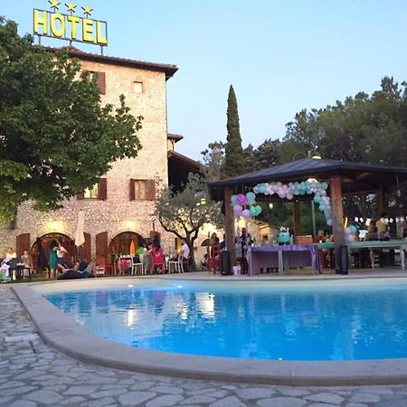 Hotel Benedetti Campello sul Clitunno Eksteriør billede